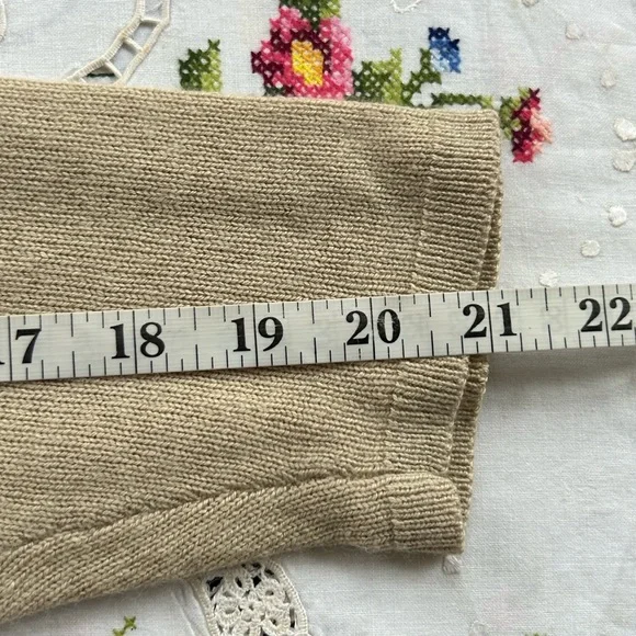 J. CREW VTG silk / cashmere v neck beige sweater sz LARGE. made in Hong Kong - Picture 6 of 9